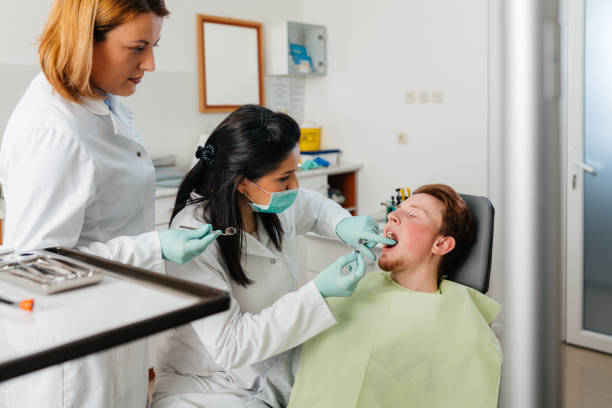 Best Emergency Tooth Extraction in Orida Ridge, FL